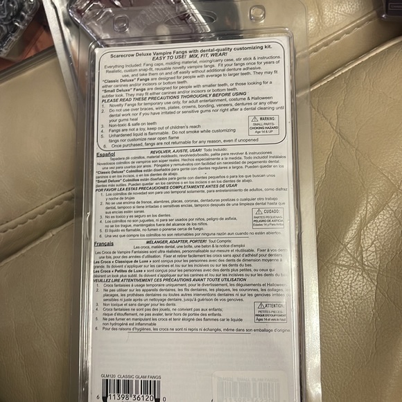 Vampire teeth / fangs - Picture 2 of 3